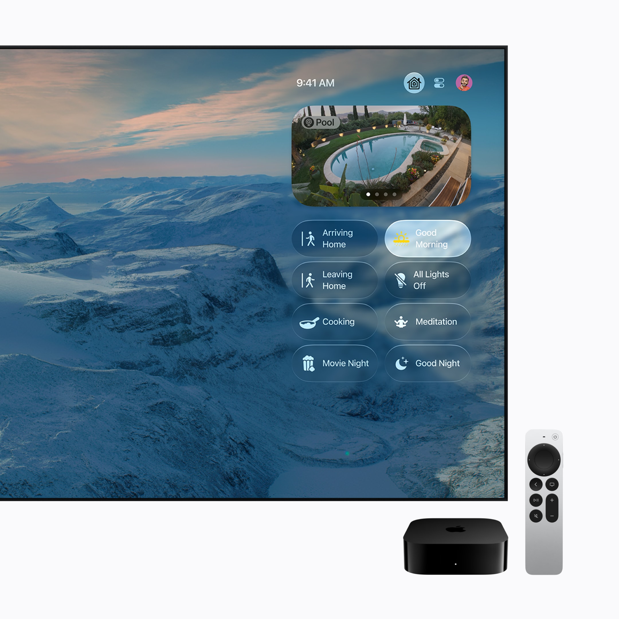 Apple TV 4K ใหม่ยังเป็นศูนย์กลางอุปกรณ์บ้านอัจฉริยะที่ควบคุมอุปกรณ์เสริมได้จากทุกที่ ถ้าใช้ร่วมกับกริ่งประตูที่รองรับ การแจ้งเตือนจะเด้งขึ้นบนทีวีโดยตรง ดูได้ว่าใครมาหน้าประตู พูดคุยกับผู้มาเยือน และปลดล็อกประตูได้โดยไม่ขัดจังหวะสิ่งที่กำลังดูอยู่ รองรับการทำงานอัตโนมัติ โหมดแขก และการประมวลผล HomeKit Secure Video มี Wi-Fi และ Thread ในตัว เชื่อมต่อและควบคุมบ้านอัจฉริยะได้ราบรื่นขึ้น