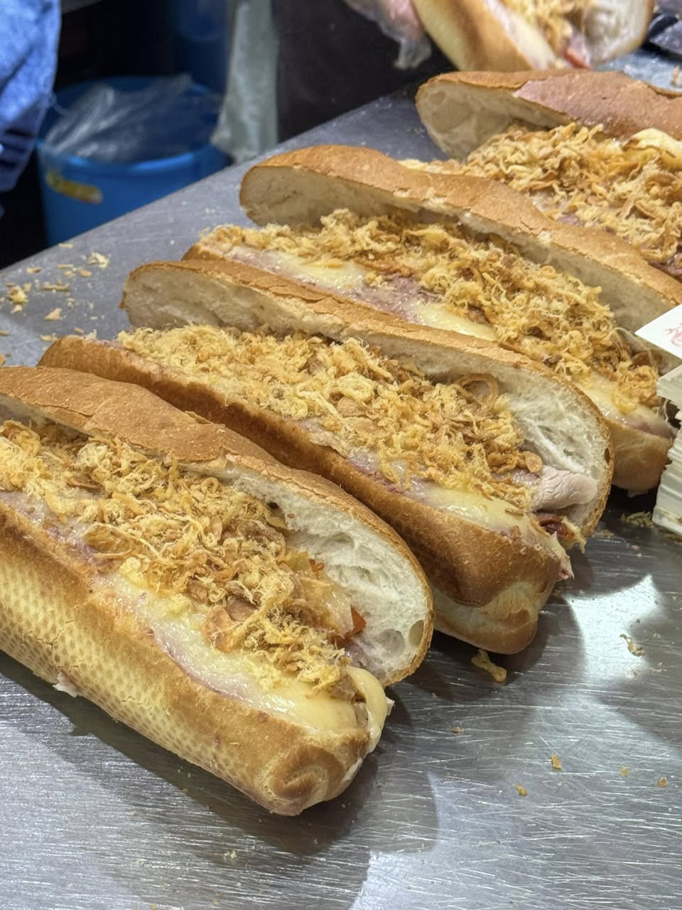 Bánh Mì Huynh Hoa ร้านบั๊ญหมี่ชื่อดังโฮจิมินห์ รูปที่ 2