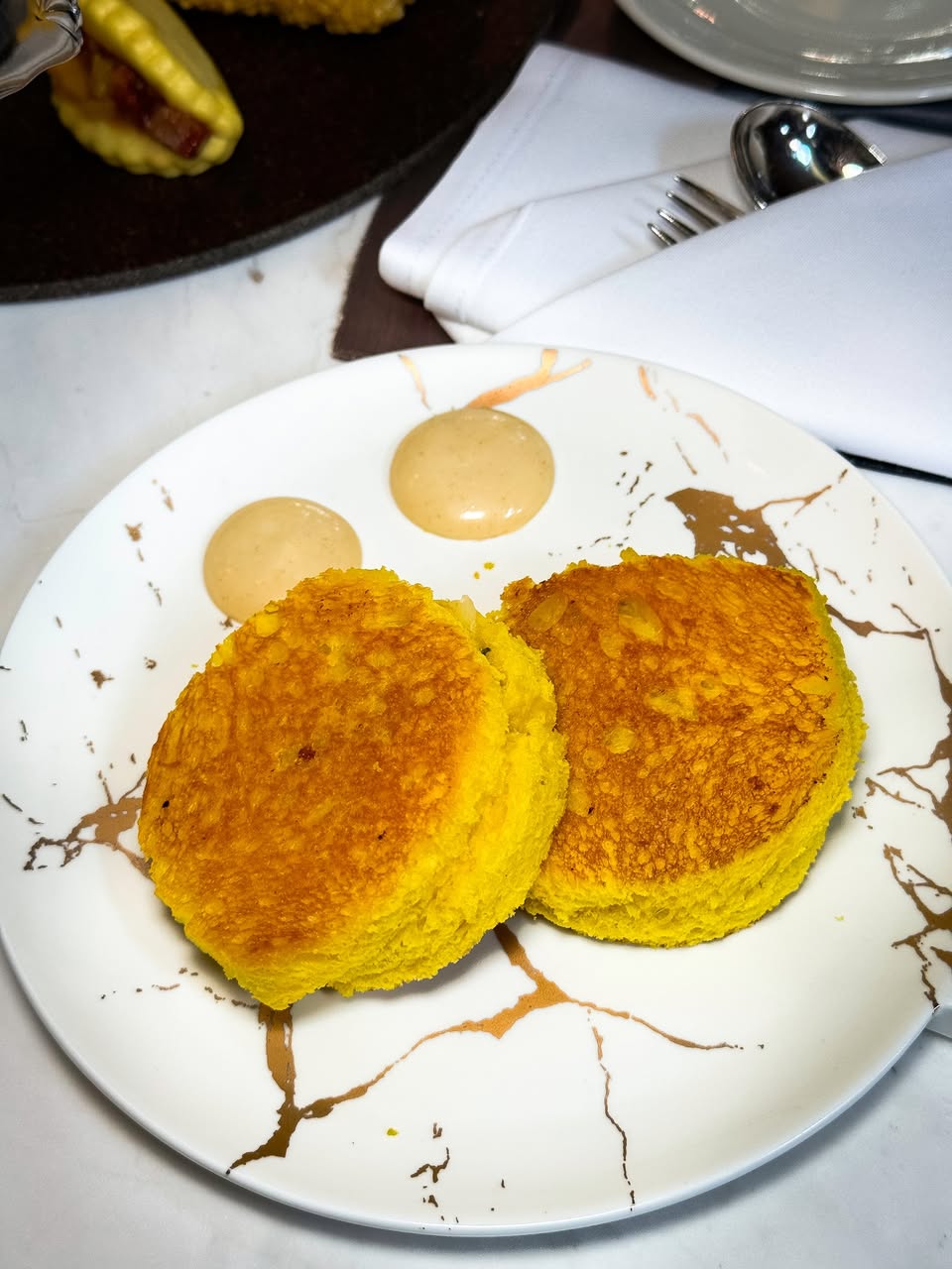 Diplomat Bar เซ็ตน้ำผึ้ง Afternoon Tea ใหม่ รูปที่ 4
