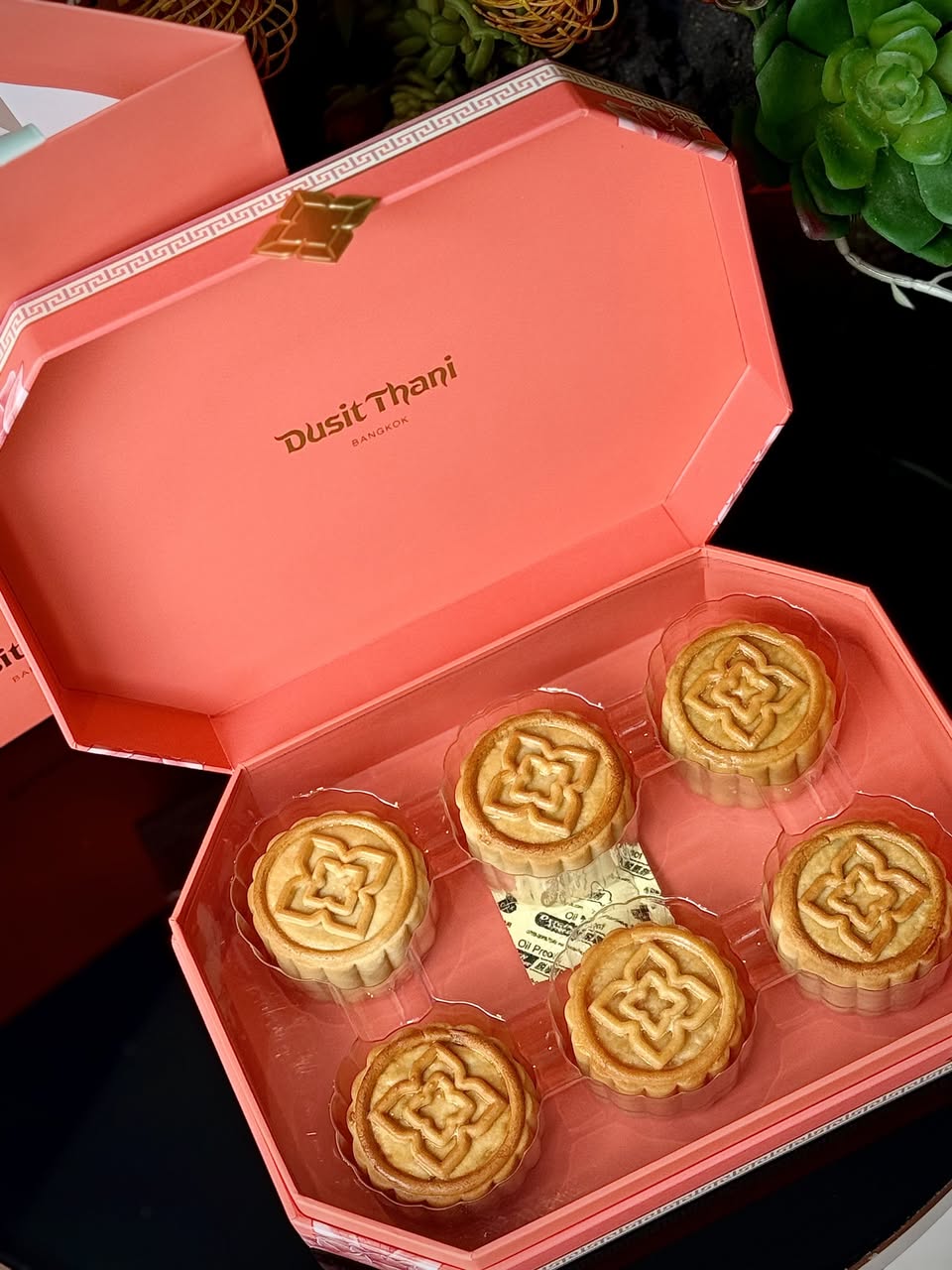ขนมไหว้พระจันทร์ Dusit Thani Heritage Bloom Collection