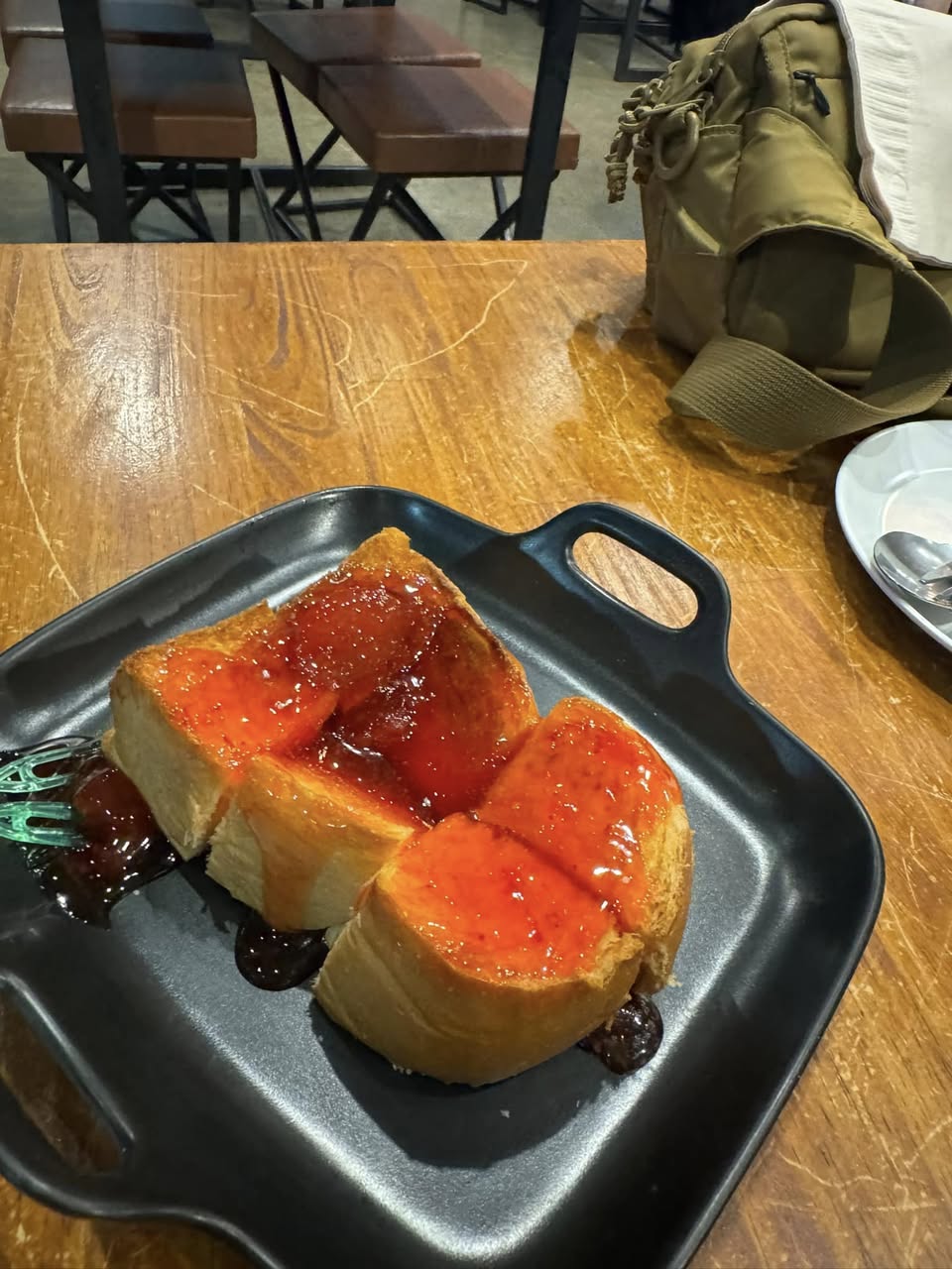 FARM LUCK ขนมปังปิ้งชิ้นใหญ่ ถนนพุทธบูชา รูปที่ 2