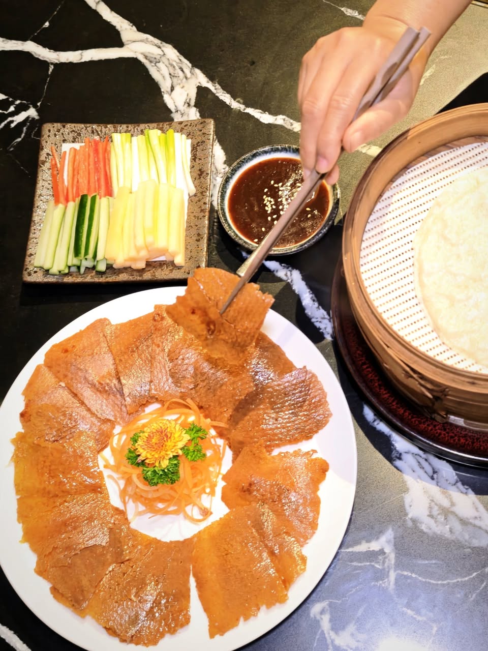 HEI YIN เฮยหยิน ปูขนฉ่ำๆ เป็ดปักกิ่งอร่อยที่สุดในบรรดาที่เคยลอง รูปที่ 1