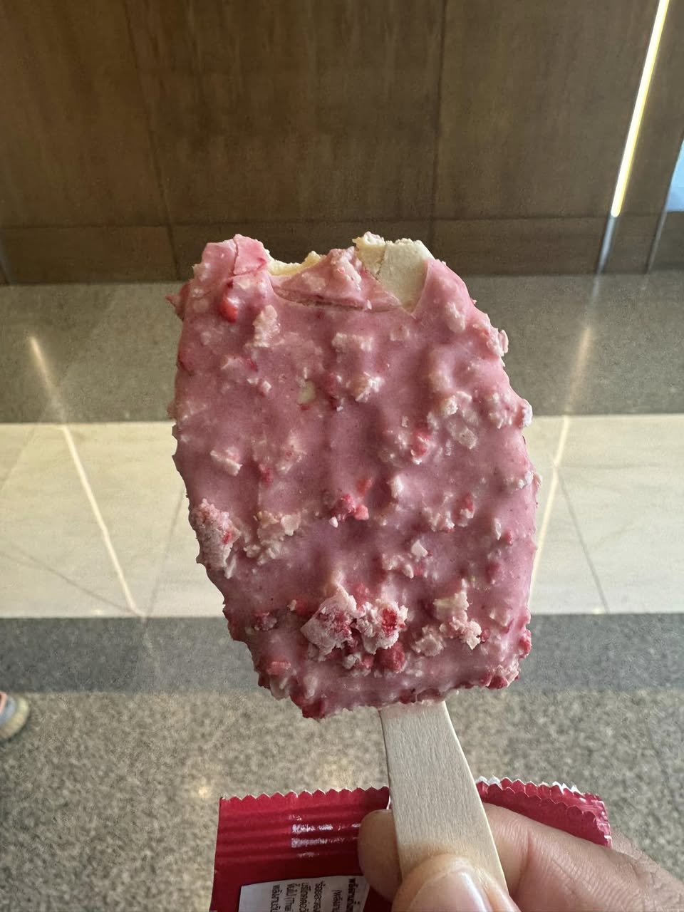 ไอติม KitKat Pink จากเนสเล่ รูปที่ 1