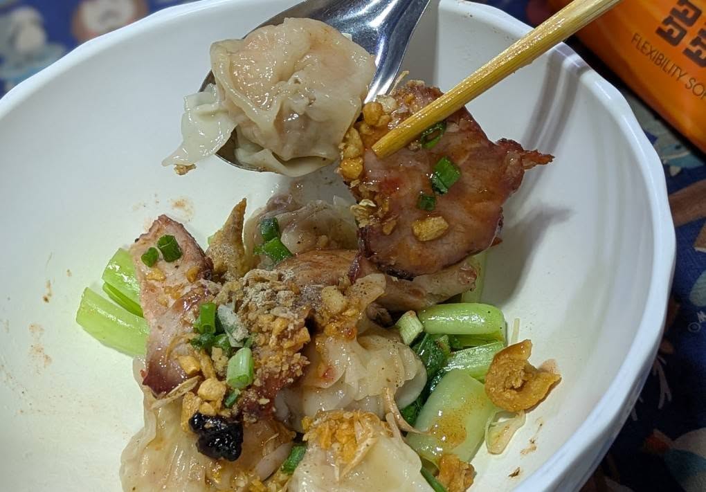 โลงผีหมี่เกี๊ยว ร้านบะหมี่เกี๊ยวข้างวัดสระเกศ (ภูเขาทอง)