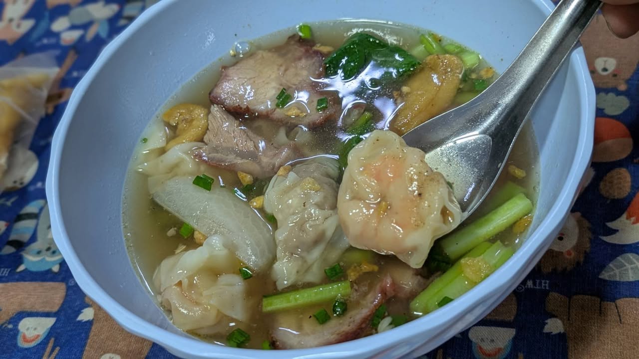 โลงผีหมี่เกี๊ยว ร้านบะหมี่เกี๊ยวข้างวัดสระเกศ (ภูเขาทอง) รูปที่ 1