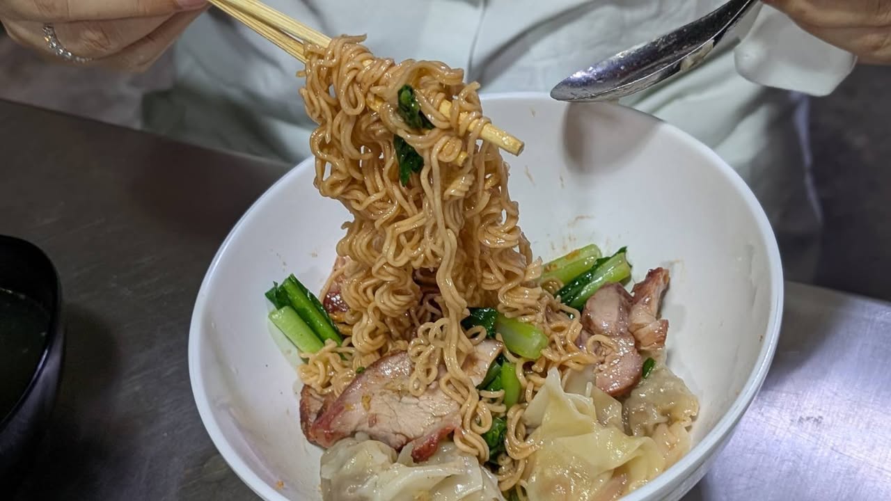 โลงผีหมี่เกี๊ยว ร้านบะหมี่เกี๊ยวข้างวัดสระเกศ (ภูเขาทอง) รูปที่ 3