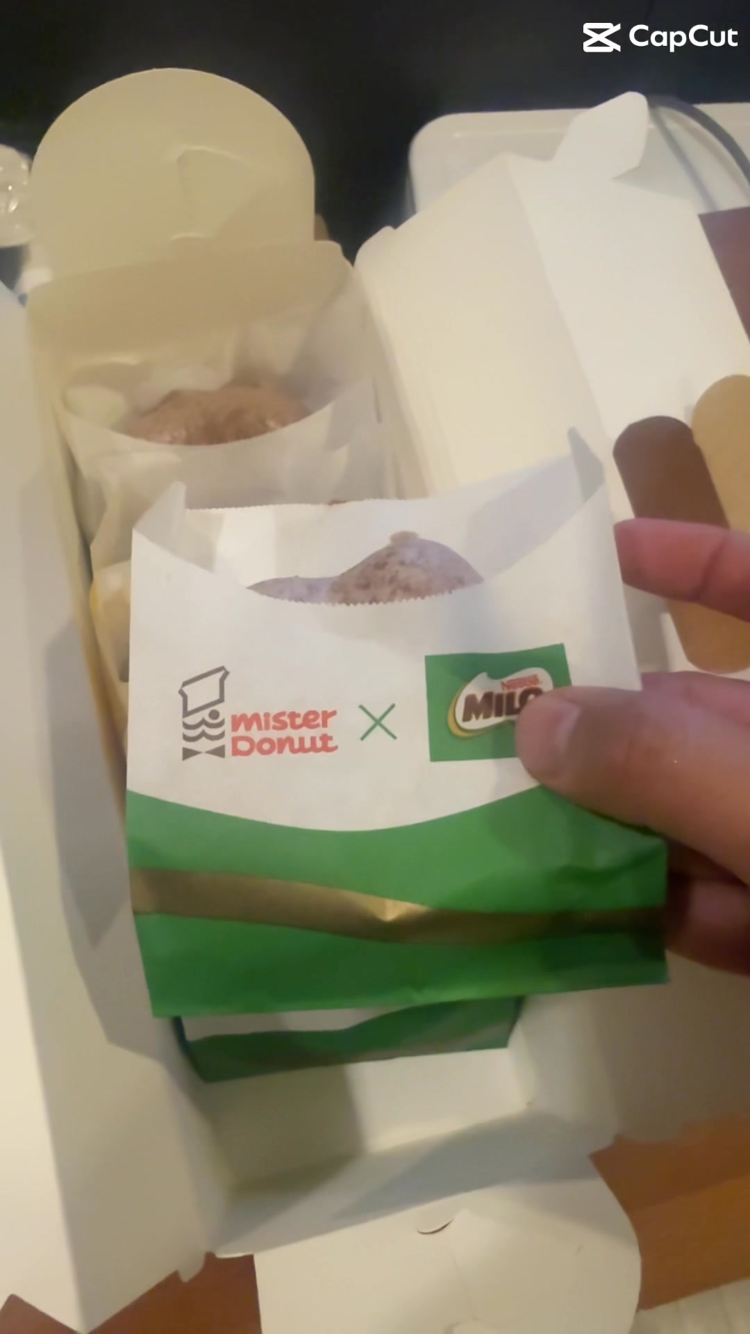 Mister Donut x Milo (Singapore) แป้งคล้ายไทย ไส้ต่างกัน