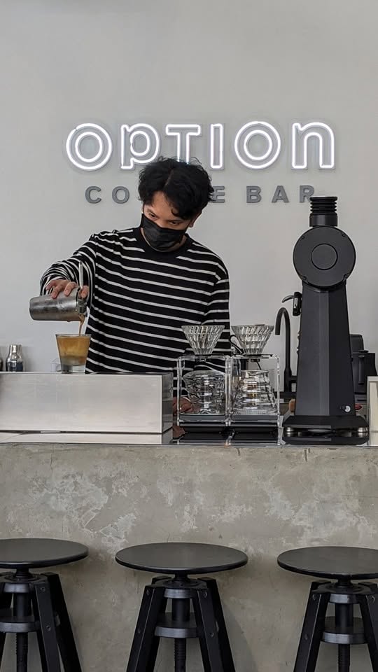 Option Coffee Bar จ.อุดรธานี กาแฟเลมอน Nitro Cold Brew รูปที่ 4