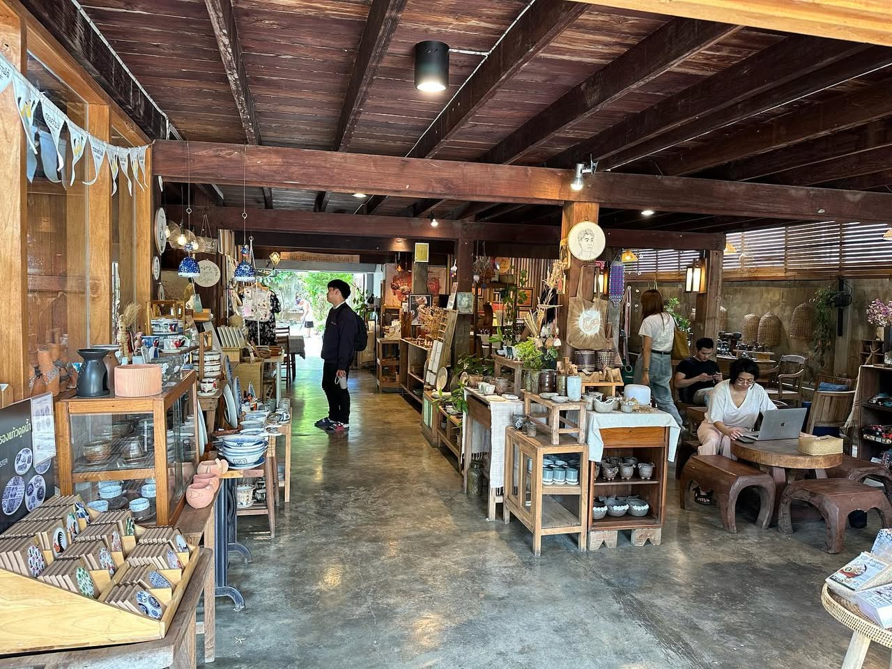 Papacraft ร้านกาแฟเก๋กรุบริมน้ำ ลำปาง รูปที่ 2