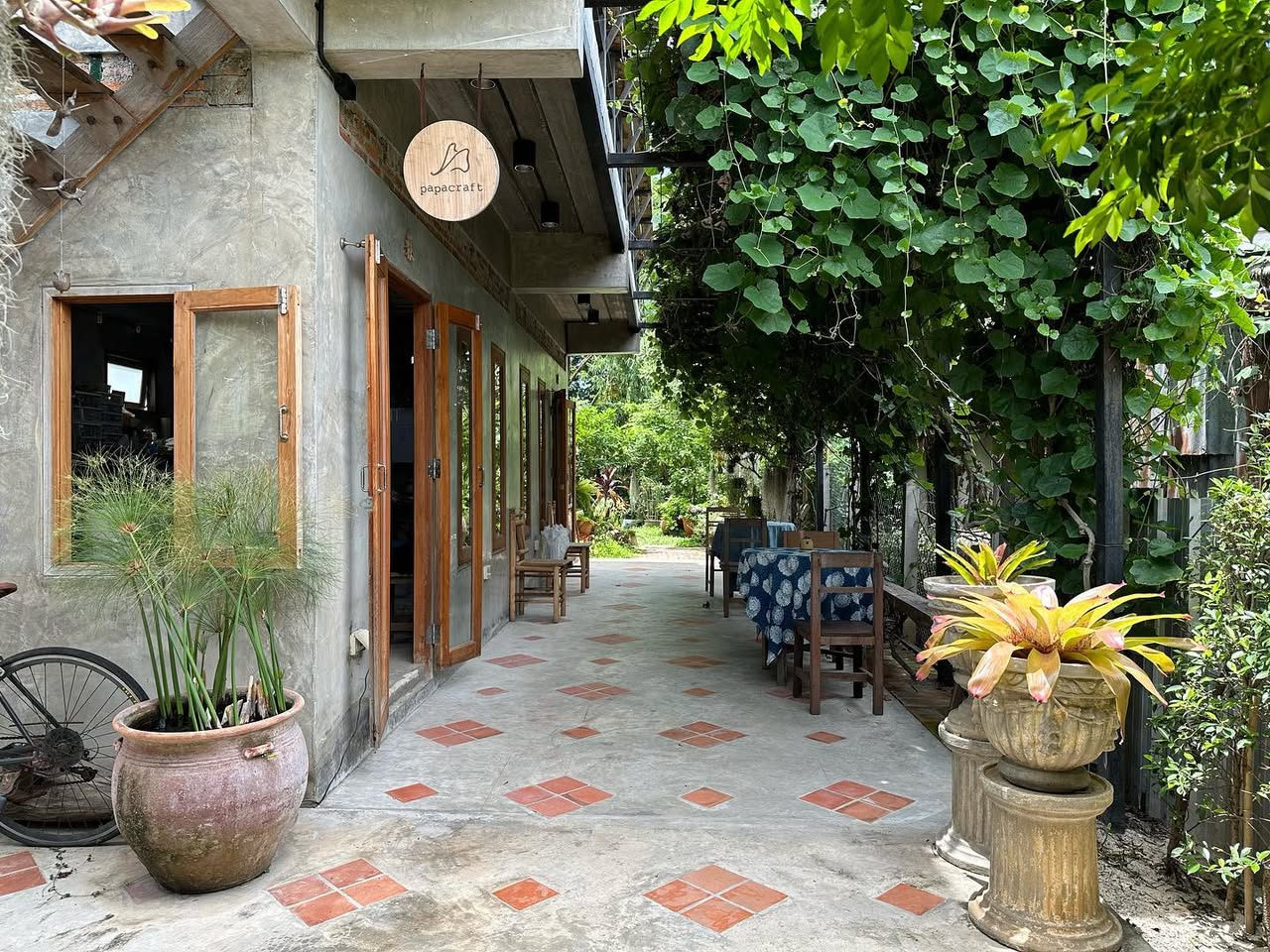 Papacraft ร้านกาแฟเก๋กรุบริมน้ำ ลำปาง รูปที่ 3