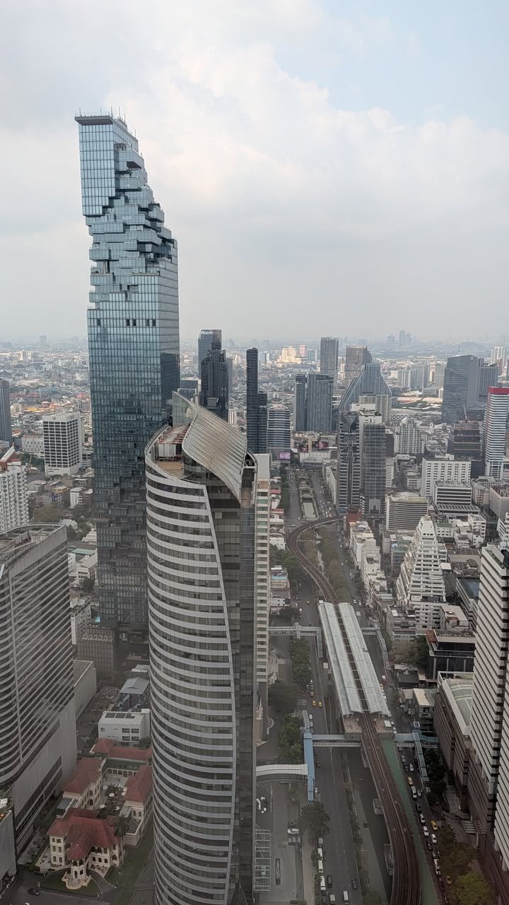 手 qraft. คาเฟ่วิวหลักล้านชั้น 55 ตึก Empire สาทร