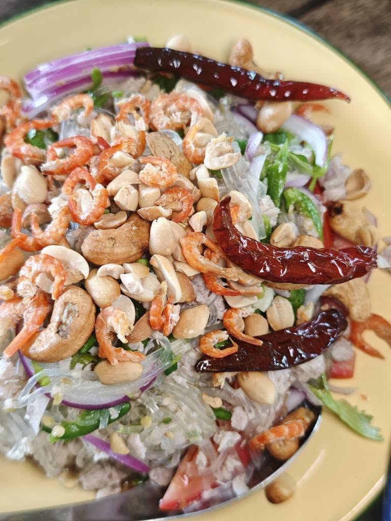 โต๊ะวิเศษ ระยอง หมูกรอบผัดกะปิ ผัดฉ่า อร่อยทุกจาน รูปที่ 3