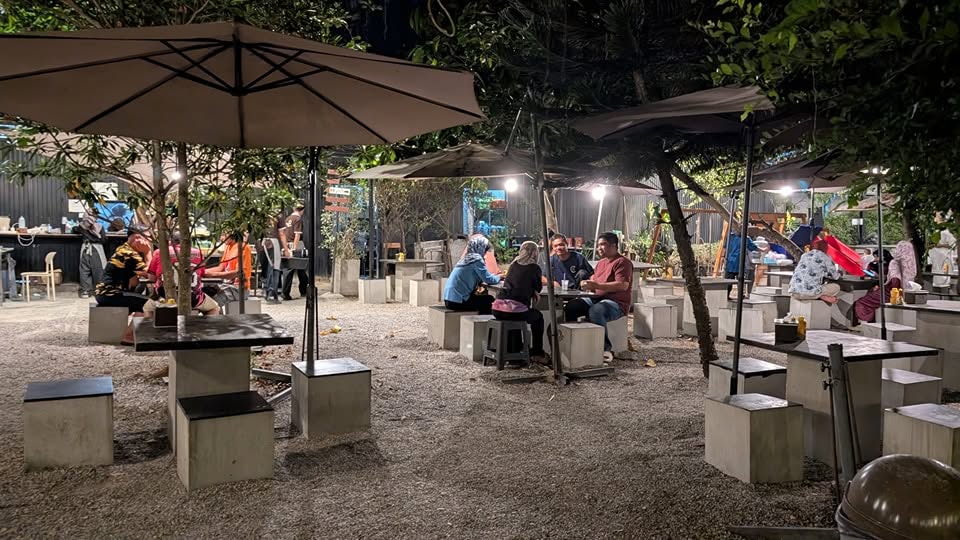 Roti De Forest ปัตตานี โรตีสารพัดชนิด เปิดตั้งแต่เช้ายันค่ำ รูปที่ 1
