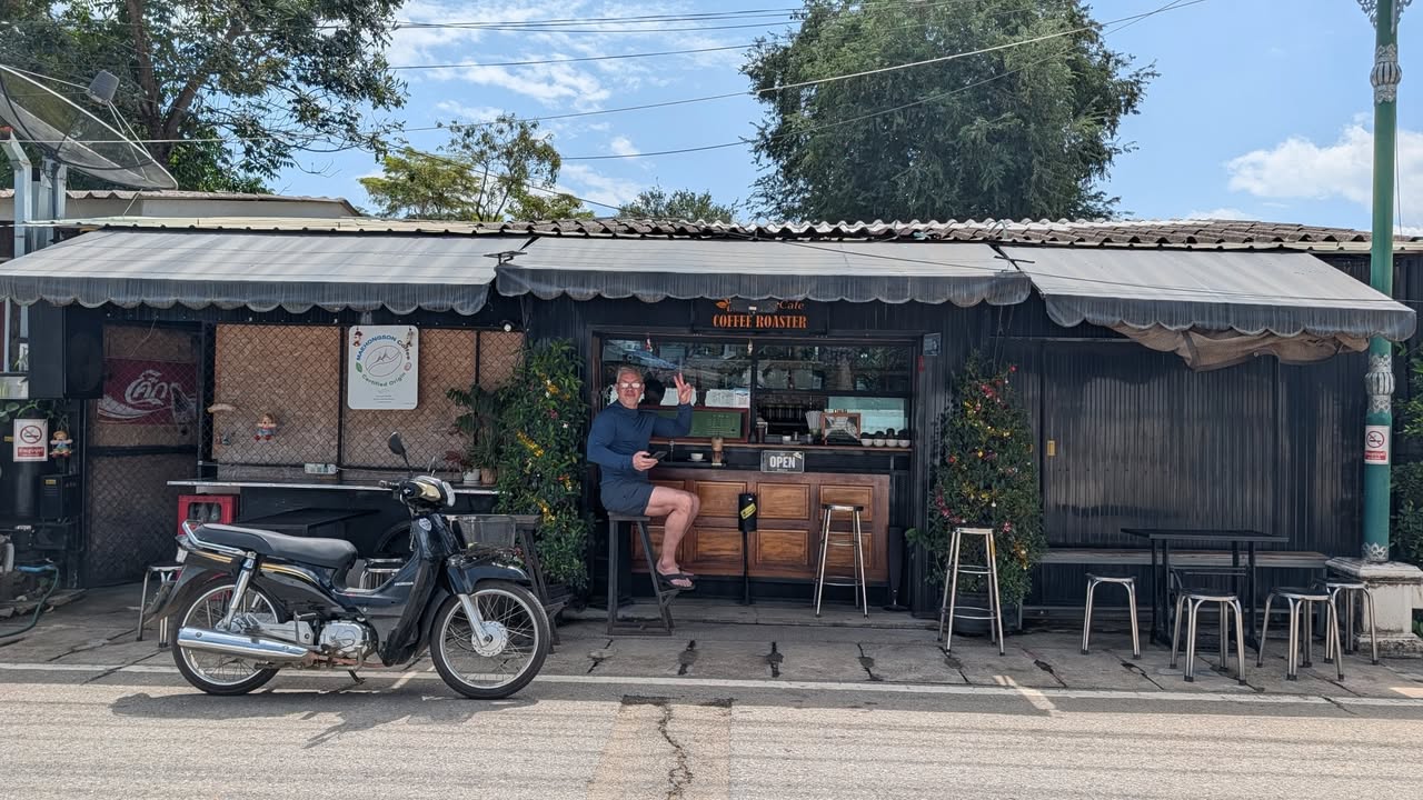 เสน่ห์กาแฟ Sane' Cafe ร้านกาแฟคั่วเองในตัวเมืองแม่สะเรียง