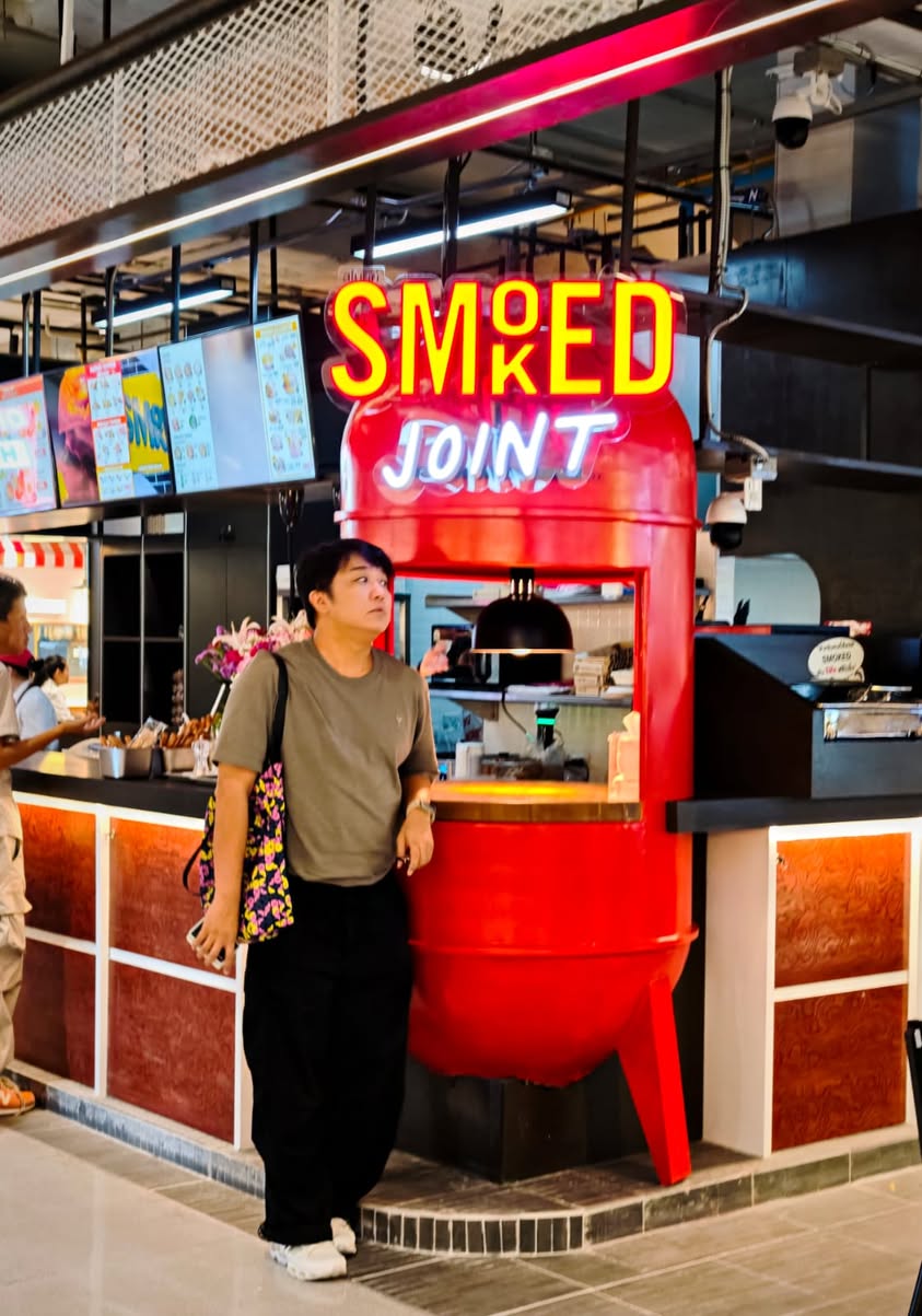 SMOKED JOINT สาขางามวงศ์วาน เนื้อฉีกรมควันเบอร์เกอร์เด็ด