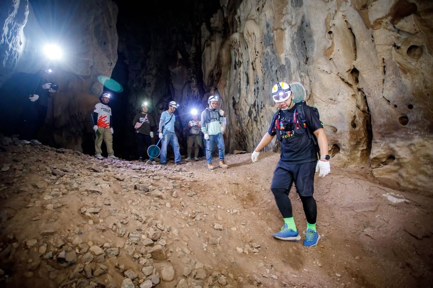 ถ้ำทะลุถ้ำ สระบุรี ผจญภัยมุด 12 โถงเขาวงกตหิน 1.8 กม. รูปที่ 1