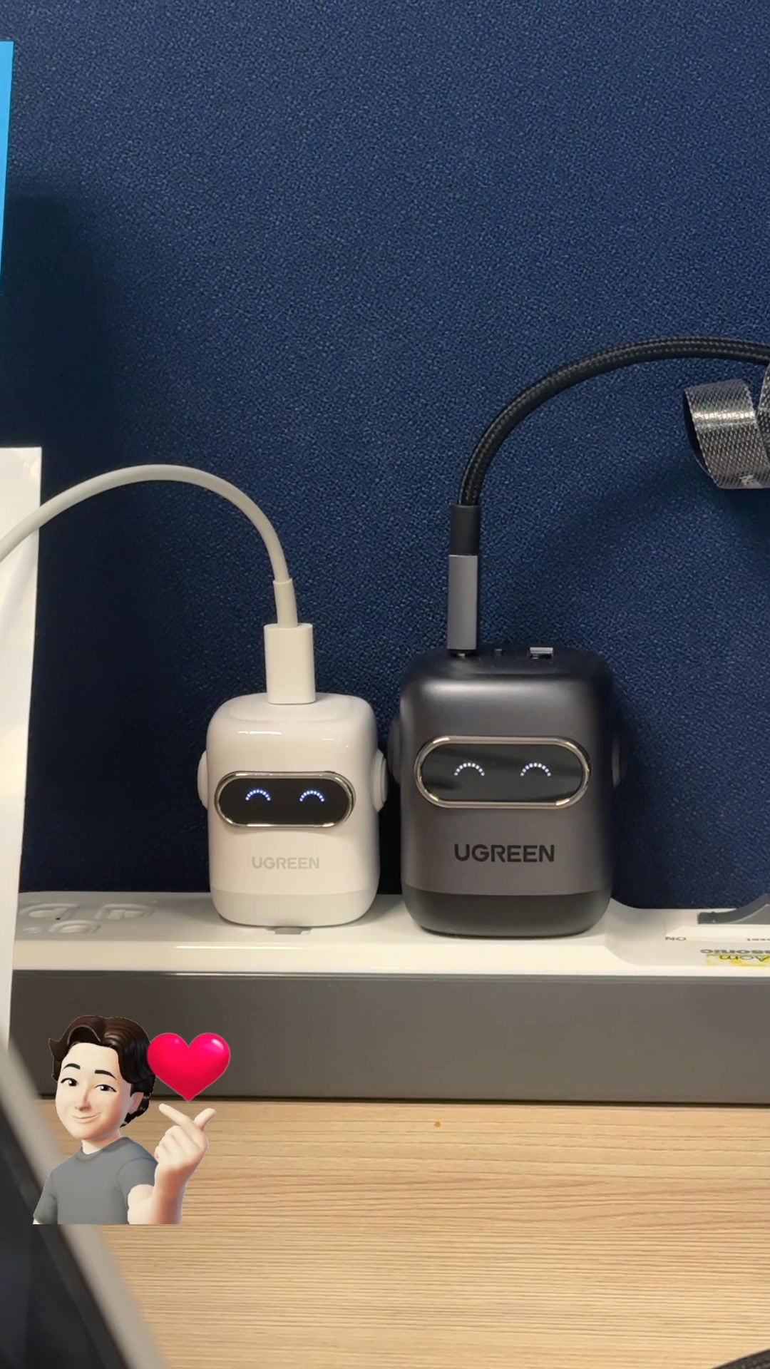 Ugreen หัวชาร์จ Robo หน้ายิ้มมุ้งมิ้ง ชาร์จได้ทั้งมือถือและ Tablet